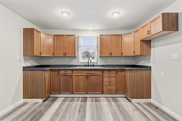 321 Ackerson Lake Drive, Jackson, MI 49201