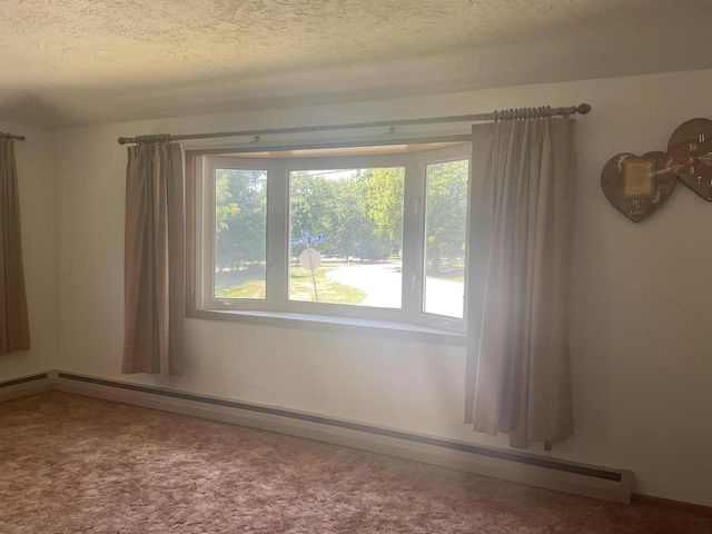 W297N2968 Oakwood Grove ROAD, Pewaukee, WI 53072