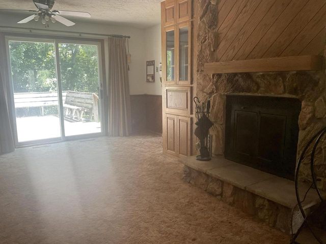 W297N2968 Oakwood Grove ROAD, Pewaukee, WI 53072