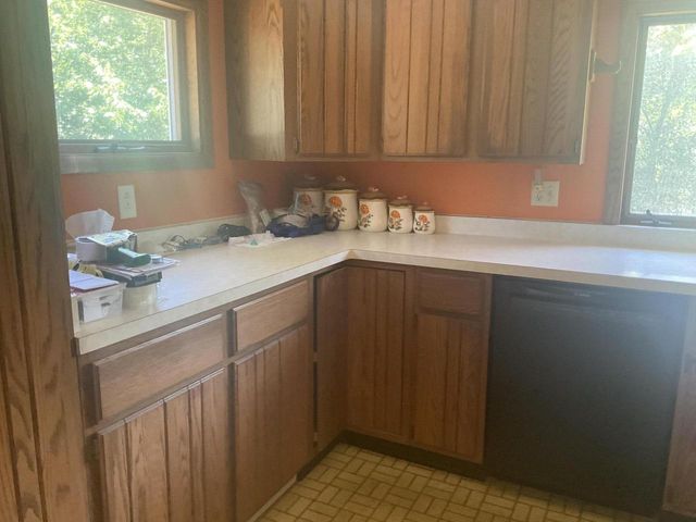 W297N2968 Oakwood Grove ROAD, Pewaukee, WI 53072