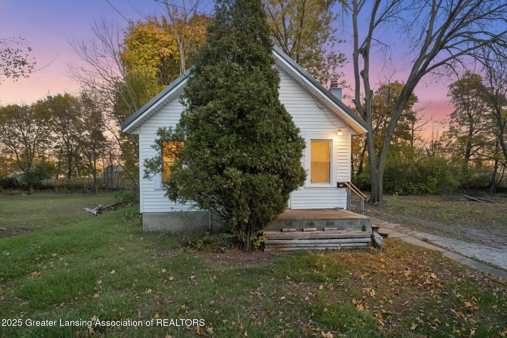 2011 Osband Avenue, Lansing, MI 48910