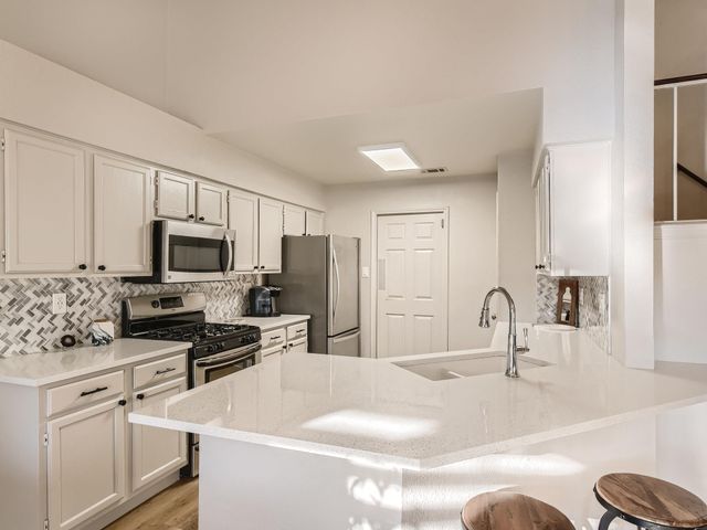 4609 San Simeon DR, Austin, TX 78749