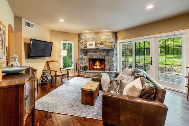 1021 Emerald DRIVE, Hartford, WI 53027
