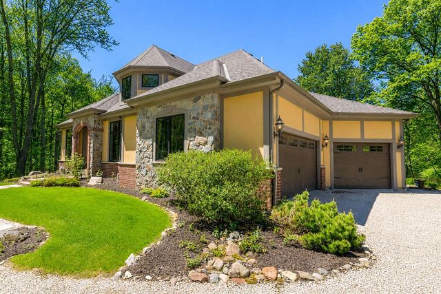 1021 Emerald DRIVE, Hartford, WI 53027