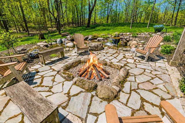 1021 Emerald DRIVE, Hartford, WI 53027