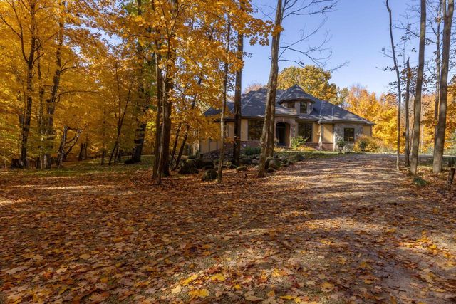 1021 Emerald DRIVE, Hartford, WI 53027