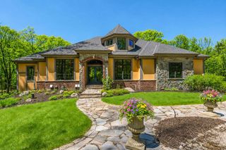 1021 Emerald DRIVE, Hartford, WI 53027