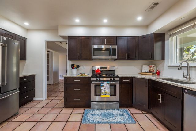 8201 Colfax Avenue NE, Albuquerque, NM 87109