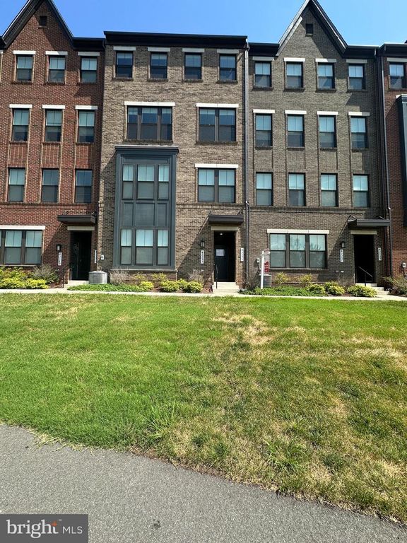 43353 RADFORD DIVIDE TER, Ashburn, VA 20148