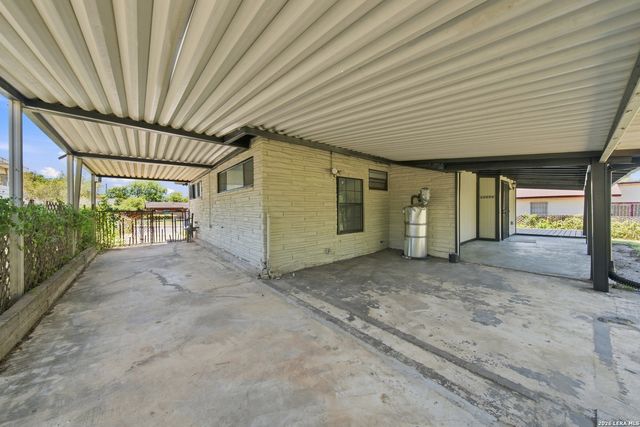 2947 Lasses Blvd, San Antonio, TX 78223