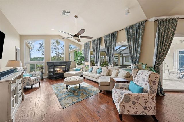 18817 WIMBLEDON CIRCLE, Lutz, FL 33558