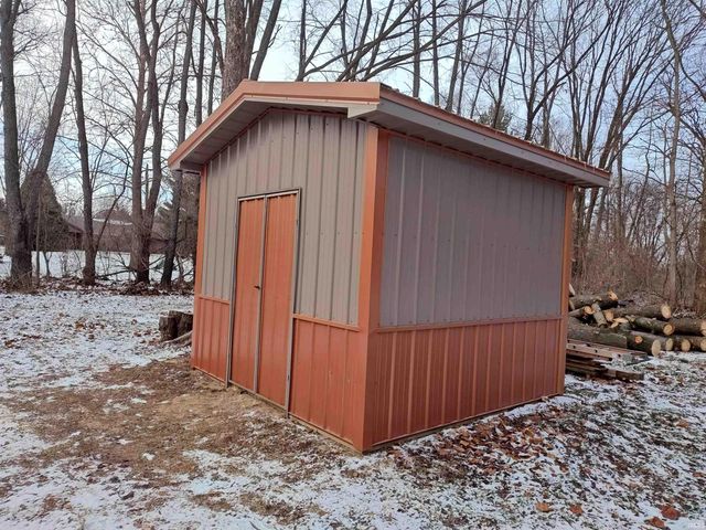 118 E Whipple Road, Winamac, IN 46996