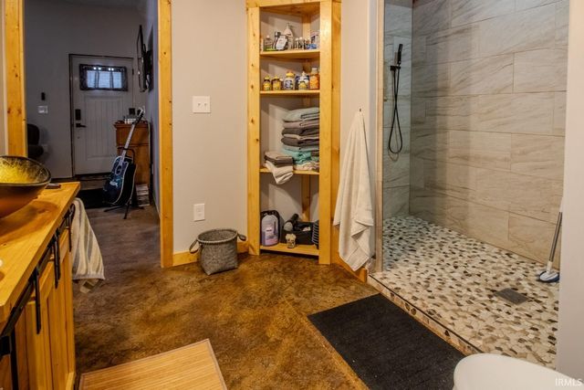 118 E Whipple Road, Winamac, IN 46996