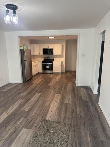 2714 Floyd Street, Lake Station, IN 46405