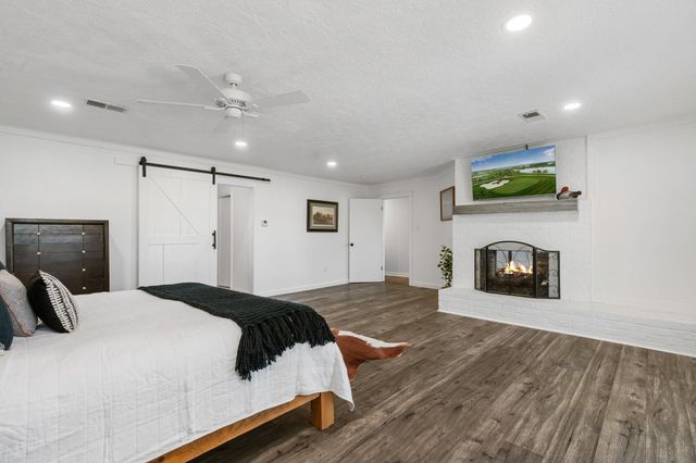 79 Summers Wind Street, Montgomery, TX 77356