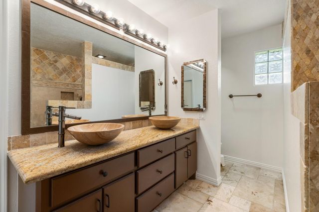 79 Summers Wind Street, Montgomery, TX 77356