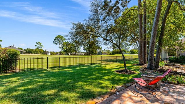 79 Summers Wind Street, Montgomery, TX 77356
