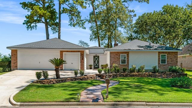 79 Summers Wind Street, Montgomery, TX 77356