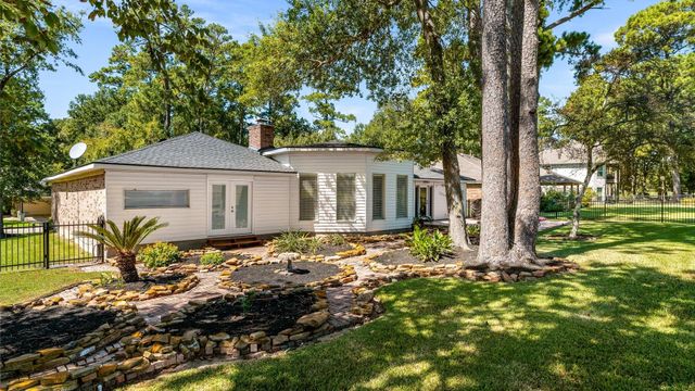 79 Summers Wind Street, Montgomery, TX 77356