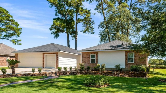 79 Summers Wind Street, Montgomery, TX 77356