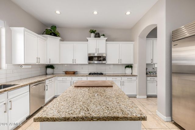 3054 E KINGBIRD Drive, Gilbert, AZ 85297