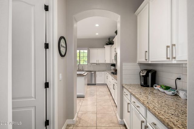 3054 E KINGBIRD Drive, Gilbert, AZ 85297