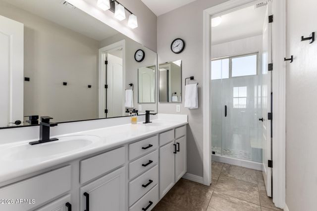 3054 E KINGBIRD Drive, Gilbert, AZ 85297