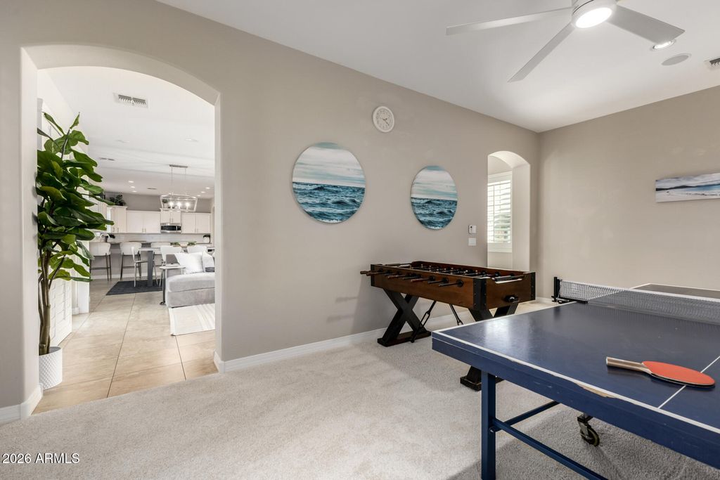 Image 16 of property listing at 3054 E KINGBIRD Drive, Gilbert, AZ 85297