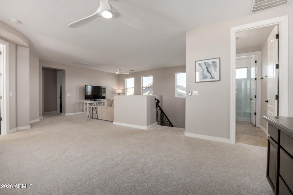 Image 28 of property listing at 3054 E KINGBIRD Drive, Gilbert, AZ 85297