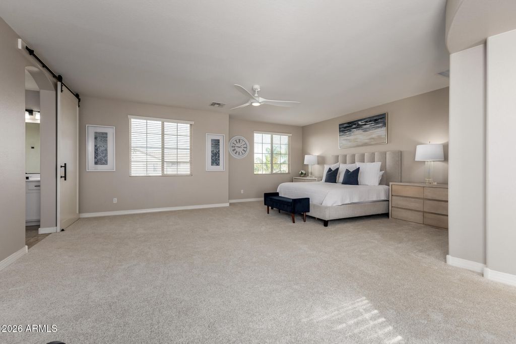 Image 30 of property listing at 3054 E KINGBIRD Drive, Gilbert, AZ 85297