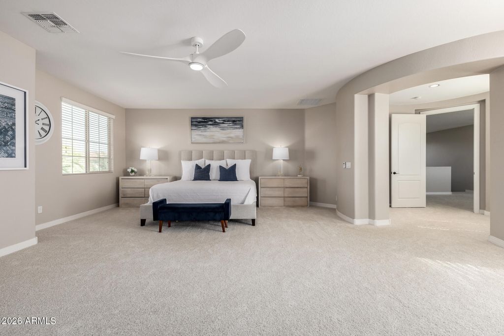 Image 31 of property listing at 3054 E KINGBIRD Drive, Gilbert, AZ 85297