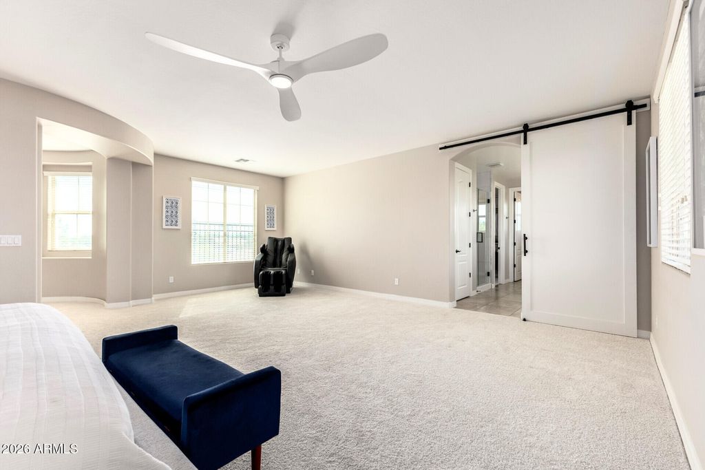 Image 32 of property listing at 3054 E KINGBIRD Drive, Gilbert, AZ 85297