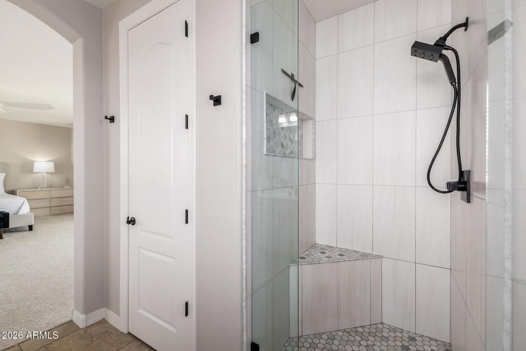 Image 37 of property listing at 3054 E KINGBIRD Drive, Gilbert, AZ 85297
