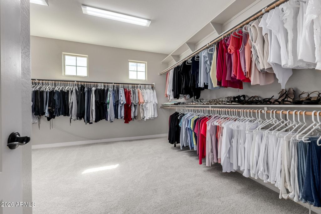 Image 40 of property listing at 3054 E KINGBIRD Drive, Gilbert, AZ 85297