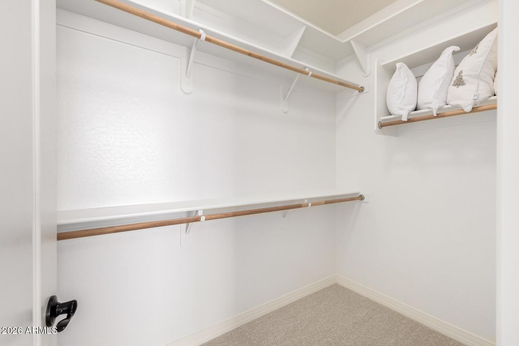 Image 43 of property listing at 3054 E KINGBIRD Drive, Gilbert, AZ 85297