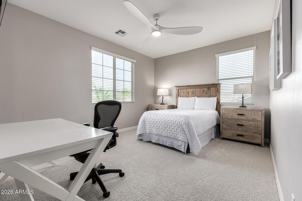 Image 48 of property listing at 3054 E KINGBIRD Drive, Gilbert, AZ 85297