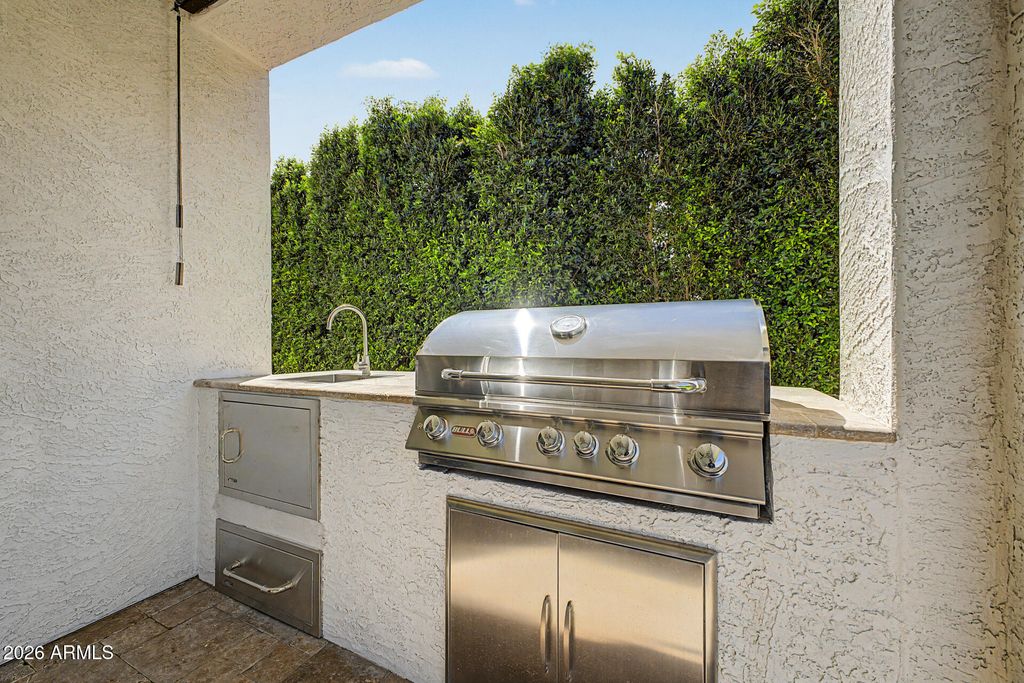 Image 66 of property listing at 3054 E KINGBIRD Drive, Gilbert, AZ 85297
