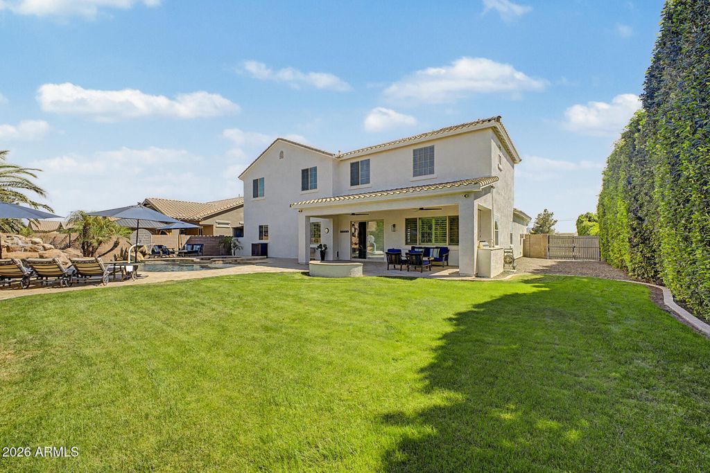 Image 68 of property listing at 3054 E KINGBIRD Drive, Gilbert, AZ 85297