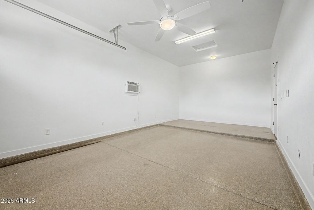 Image 70 of property listing at 3054 E KINGBIRD Drive, Gilbert, AZ 85297