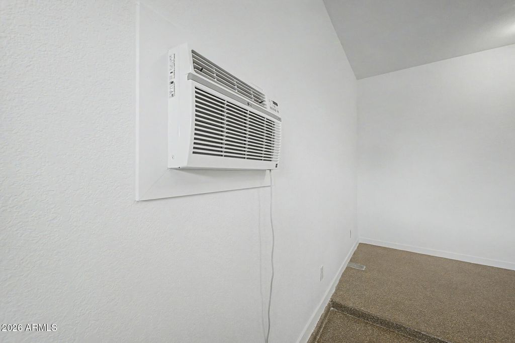 Image 71 of property listing at 3054 E KINGBIRD Drive, Gilbert, AZ 85297