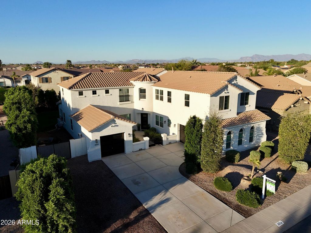 Image 72 of property listing at 3054 E KINGBIRD Drive, Gilbert, AZ 85297