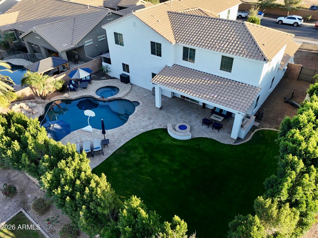 Image 73 of property listing at 3054 E KINGBIRD Drive, Gilbert, AZ 85297