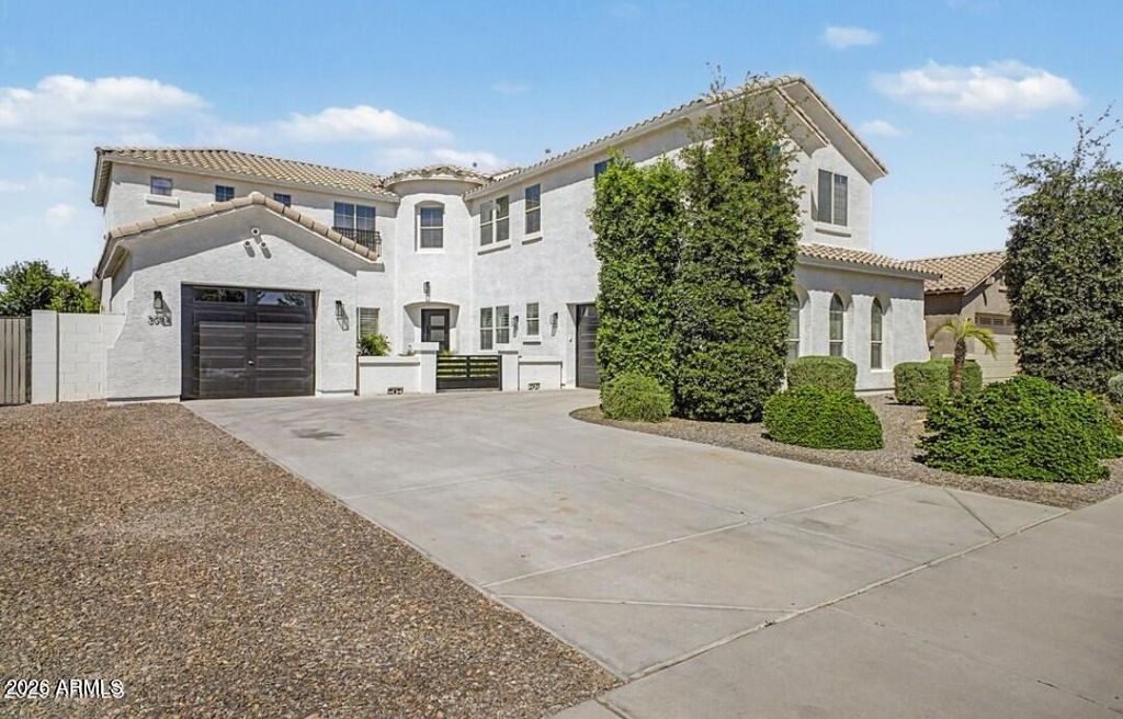 Image 76 of property listing at 3054 E KINGBIRD Drive, Gilbert, AZ 85297