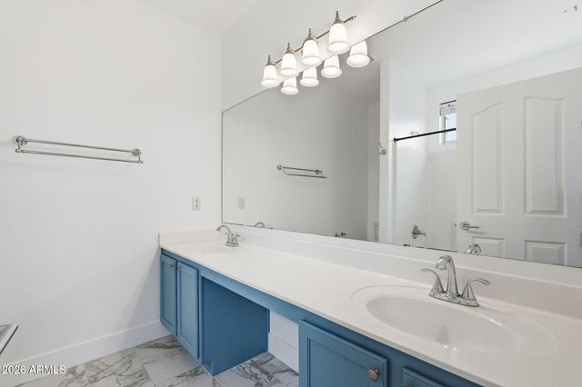 2634 E DEL RIO Street, Gilbert, AZ 85295