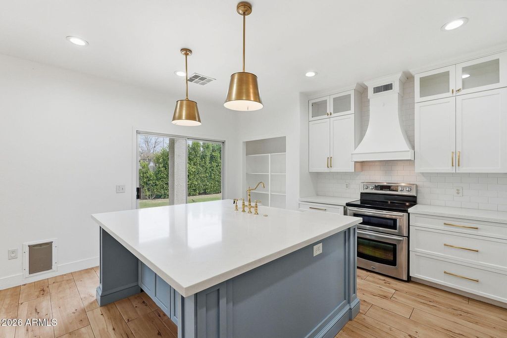Image 11 of property listing at 2634 E DEL RIO Street, Gilbert, AZ 85295