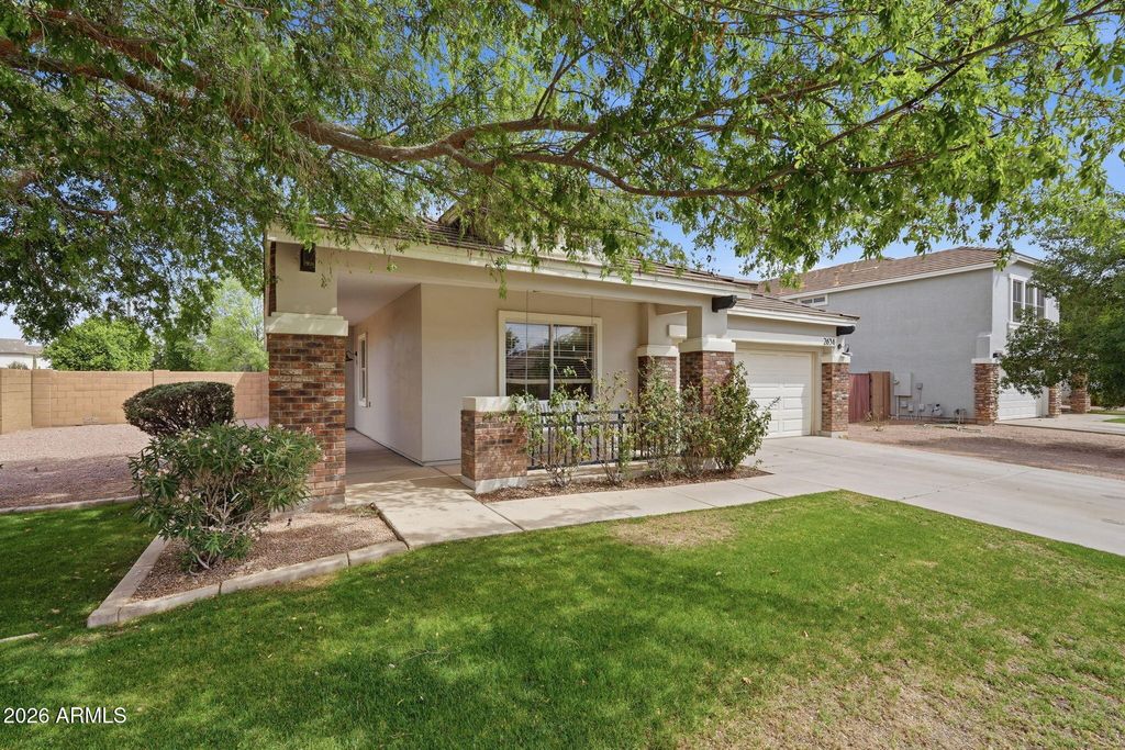 Image 3 of property listing at 2634 E DEL RIO Street, Gilbert, AZ 85295