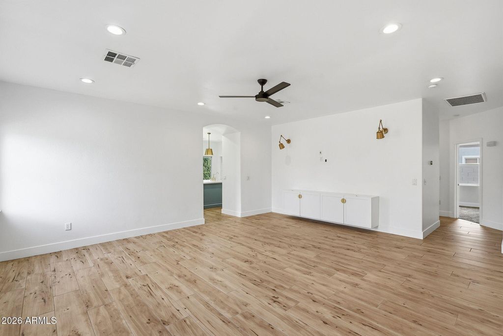 Image 7 of property listing at 2634 E DEL RIO Street, Gilbert, AZ 85295