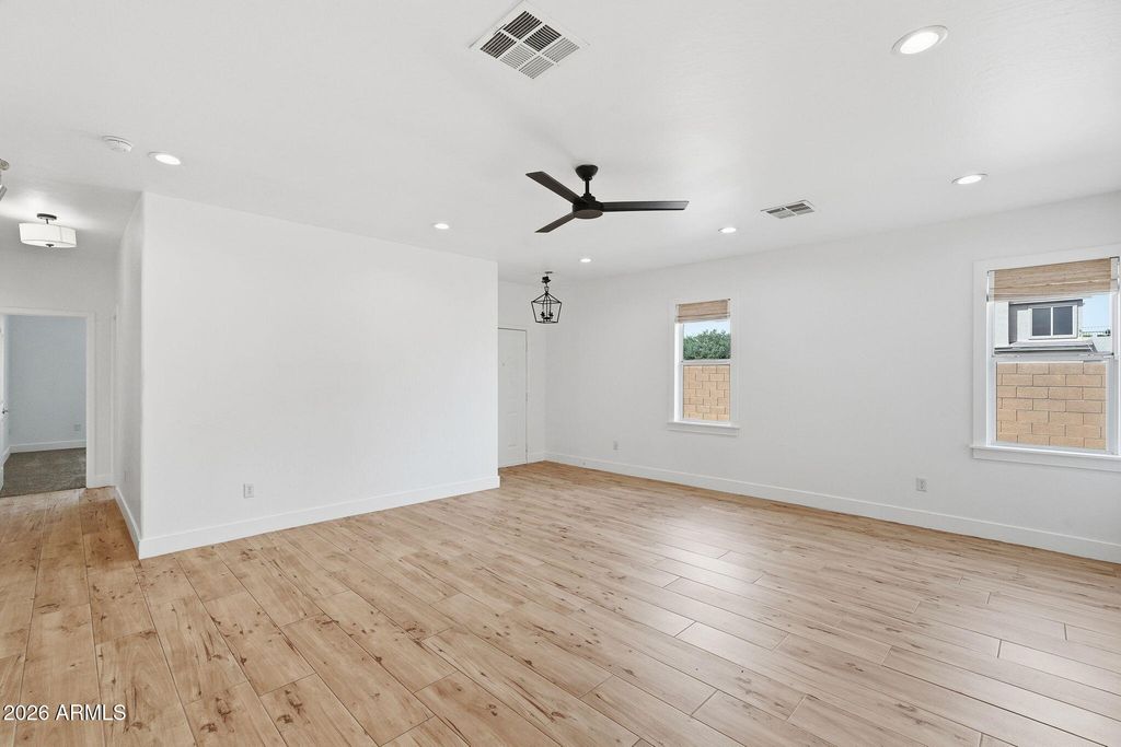 Image 8 of property listing at 2634 E DEL RIO Street, Gilbert, AZ 85295