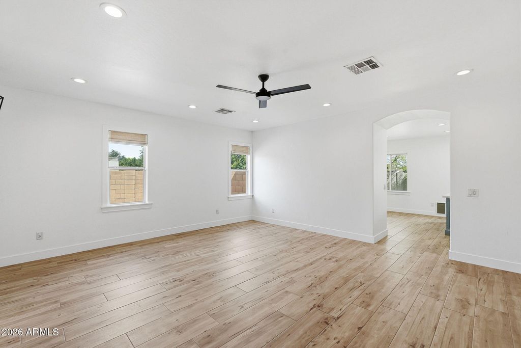 Image 9 of property listing at 2634 E DEL RIO Street, Gilbert, AZ 85295
