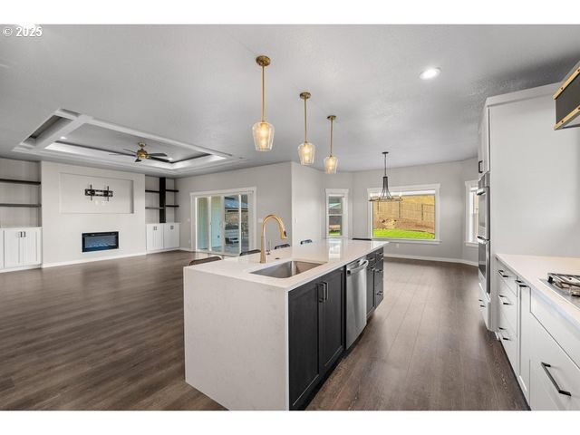 3656 CAMINA Dr, Medford, OR 97504